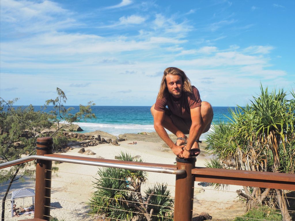 Adam na cestě na Froggy Beach, Gold Coast, 2020.